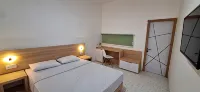 Max Coliving Hotels in Lahat
