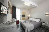 Happy Hotel Atelier Gardone Riviera Centro & Beach