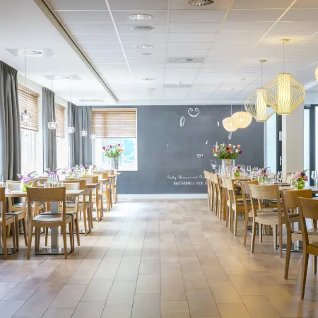 Holiday Inn Express AMSTERDAM - SCHIPHOL by IHG