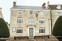 The Falcon Inn Hotels in Whiteshill and Ruscombe