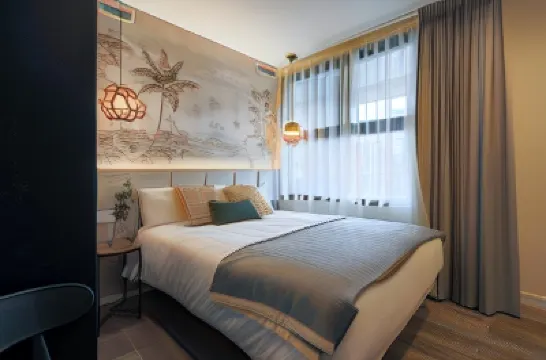 Home42 โรงแรมใกล้สถานีปีติส