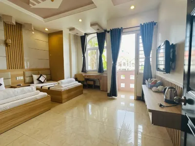 Phuc Hung Hotel 1 Các khách sạn gần Công viên bờ kè Tôn đức Thắng