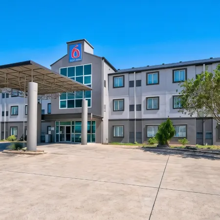 Motel 6 Harlingen, TX