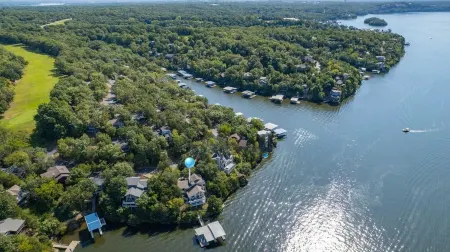 Margaritaville Huge 5 Bedroom/2 Boat slips Sleeps 14