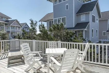 Sandcastle by the Sea - 3Bedroom, 2 Bath/Sleeps 6 - South Beach - Oceanside