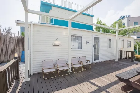 Yangyang Hajo Stay Отели рядом с достопримечательностью «Yangyang Surfyy Beach»