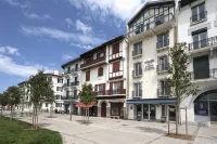 Hotel le Relais Saint-Jacques Отели в г. Сен-Жан-де-Люз
