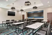 La Quinta Inn & Suites by Wyndham Richmond-Sugarland
