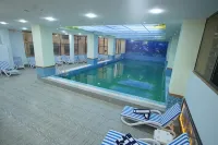 Best Western Premier Dynasty - Pools