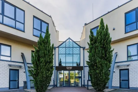 Garner Hotel Oberhausen Отели рядом с достопримечательностью «König Pilsener Arena»