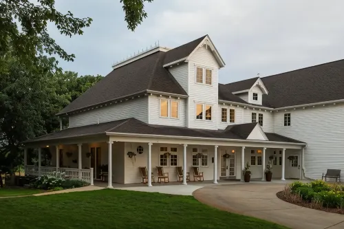 The Oakwood Inn Okoboji - Homestays