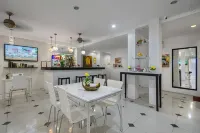 The Shades Hotel 50 Meter Beach Front