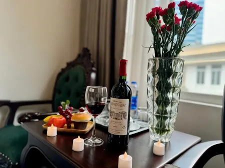 Hoang Gia Hotel Nhan Hoa Отели рядом с достопримечательностью «Hanoi University»