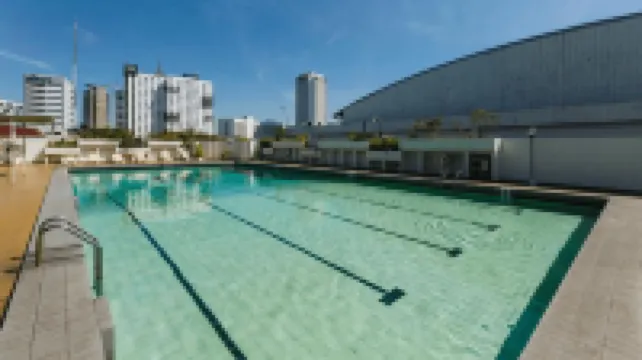 Elmi Hotel Hotels in Genteng