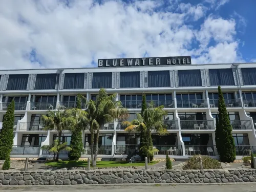 Bluewater Hotel - parking