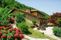Logis Hotel Restaurante la Casa de Juansabeli Hotels in Poo