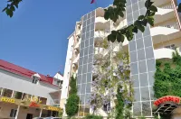 グラント・オテリ・ウユト のホテル