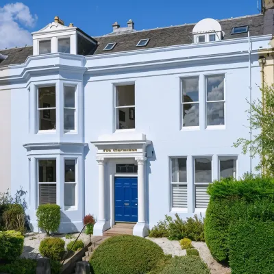 The Clarendon Hotels near University of Dundee Botanic Garden