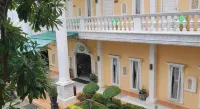 Hotel Nayora Hôtels à : Gunung Ibul