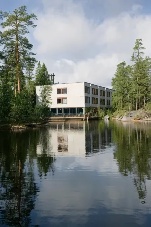 Hotel Korpilampi Отели в г. Nurmijarvi