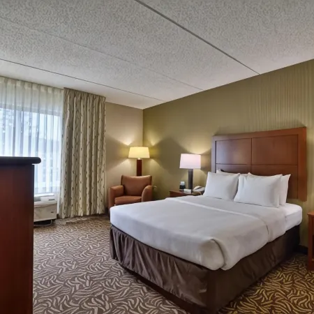 Clarion Inn & Suites - University Area