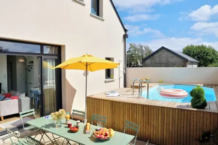 Belle Maison à 4 min à Pied de la Plage! Отели в г. Ле-Конке