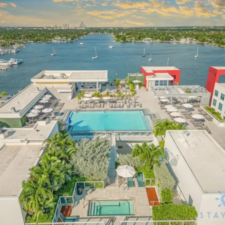 Front Bay View Terrace Rooftop Pool Near Beach