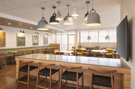 Fairfield Inn & Suites Fresno North/Shaw Avenue Отели в г. Фресно