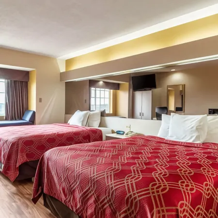 Econo Lodge Inn & Suites Evansville