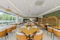 Roy's Hotel and Convention Center - พร้อมWifi