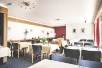 Hotel Alpina - breakfast