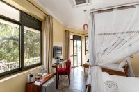 2 Friends Beach Hotel