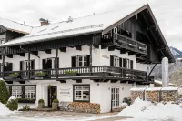 Boutique Hotel Relais Chalet Wilhelmy Hotel di Bad Wiessee