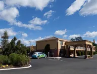 The Orchard Hotel Ukiah Wine Country Free Breakfast, Pool, & Hot Tub