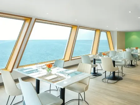 Queen Elizabeth 2 Hotel