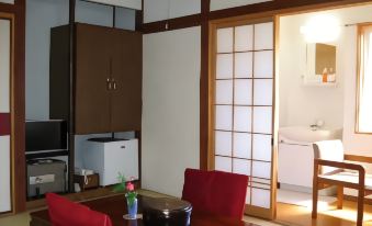 Hana Ryokan Iwatoya