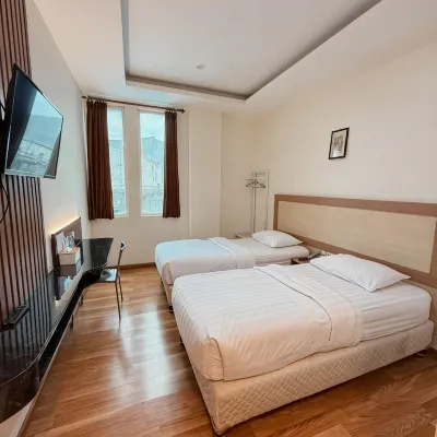 Calista Beach Hotel Hotel dekat SIMPANG 5 PALAGIMATA