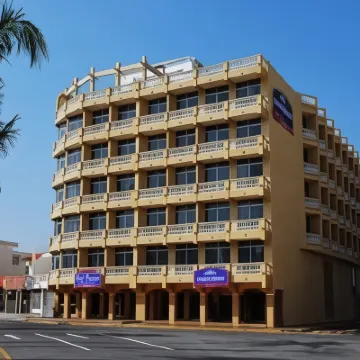 Howard Johnson by Wyndham Veracruz Các khách sạn gần Thủy cung Veracruz