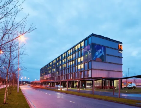 Citizenm Schiphol Airport Hotels near Airport Library