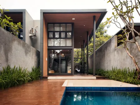 Samanea Villa Отели в г. Blimbing