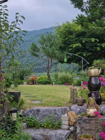 Yeongwol Home in Home Pension Отели рядом с достопримечательностью «Byeolmaro Observatory»