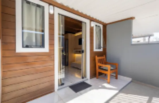 Comfortable and Sophisticated Accommodations Just Minutes From the Beach - VIL