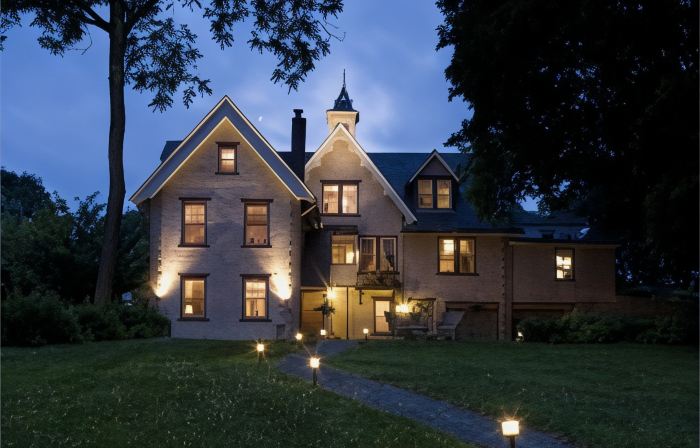 The Sayre Mansion