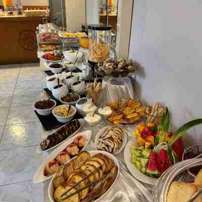 Hotel Ioni Dining/Meeting Rooms
