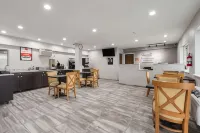 Econo Lodge Inn & Suites Mason City - Clear Lake - Bãi đậu xe