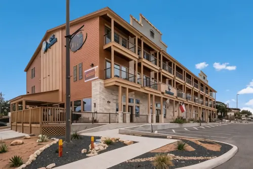 Best Western Bandera Suites  Saloon - Wifi