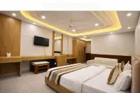 Hotel Shree Sadhna - Vrindavan Chhatikara Road