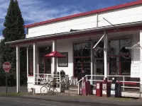 Overwater Eco Cottage on Vashon Island Hotels in Vashon
