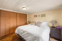 New Spacious Stowe Home, Central A/C Stowe Mt Views. Sauna, Ask about Dog Policy