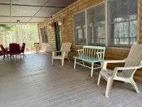 3 Bedroom, 2 Bath Secluded Old Forge Log Cabin - Homestays